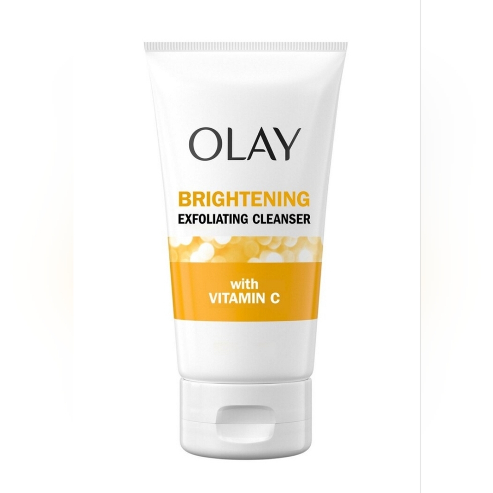$6 When Bundled with $9+ Olay Vitamin C Exfoliating Cleanser